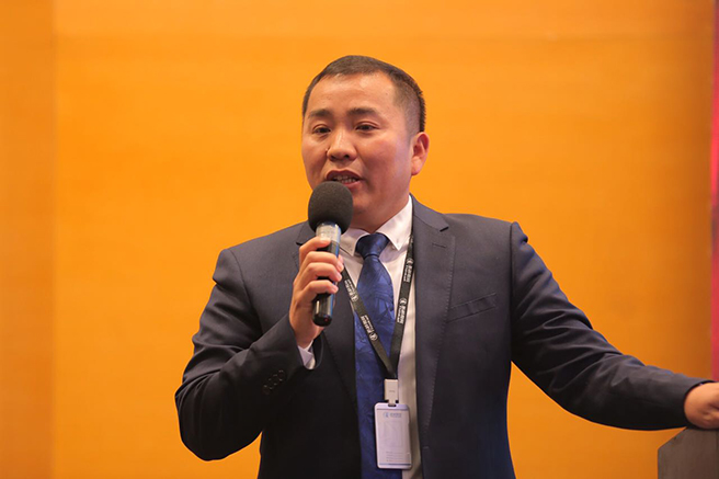 高老师讲话.jpg